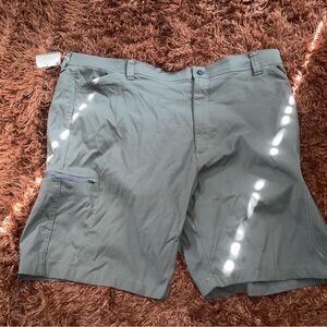 Grey wrangler cargo shorts